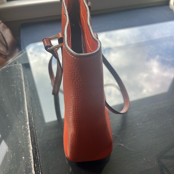 Dooney & Bourke Vibrant Orange Tote 50.00 - Picture 2 of 15